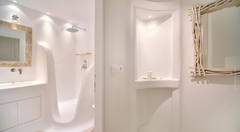 Photo of Elia's Curve