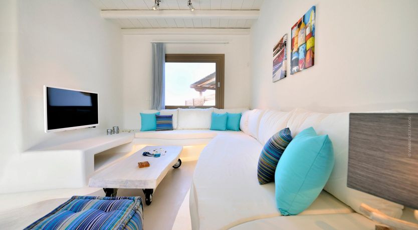 Photo of Elia's Curve