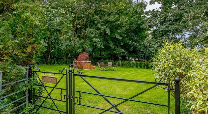 Photo of The Friar's Monument