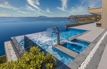 Cliffside Panorama Villa