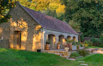 Pair of Tens Holiday Cottage