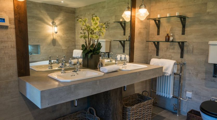 Photo of Pair of Tens