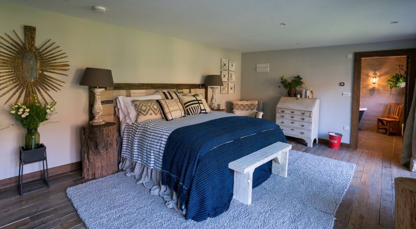 Photo of Pair of Tens