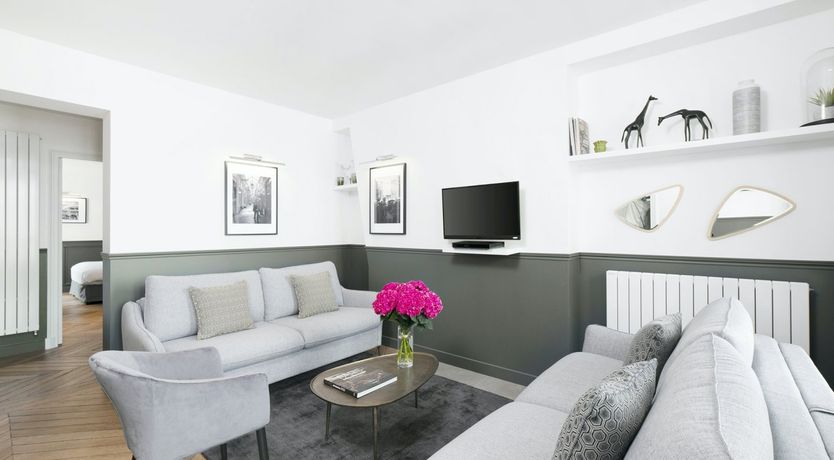 Photo of Le Gris Charmant