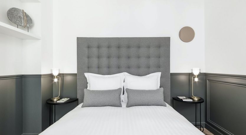 Photo of Le Gris Charmant