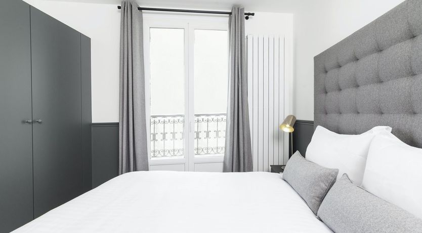 Photo of Le Gris Charmant