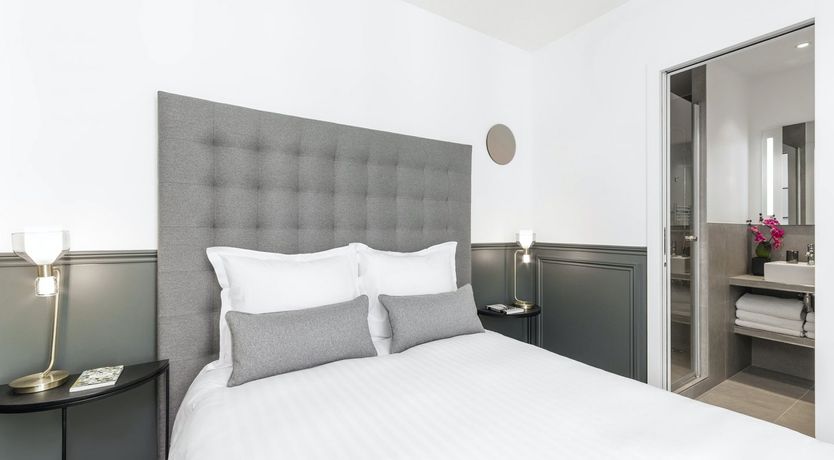 Photo of Le Gris Charmant