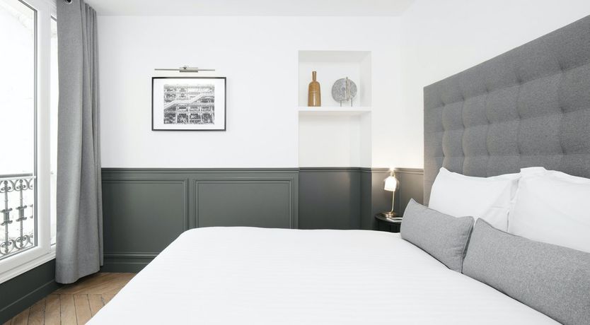 Photo of Le Gris Charmant