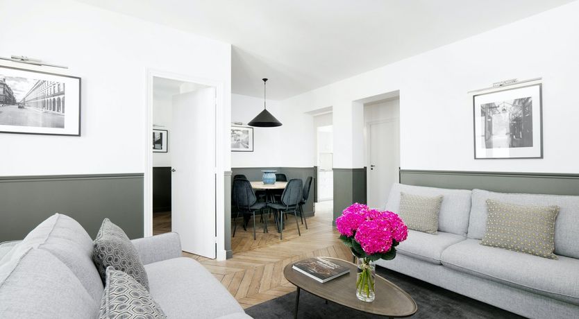 Photo of Le Gris Charmant