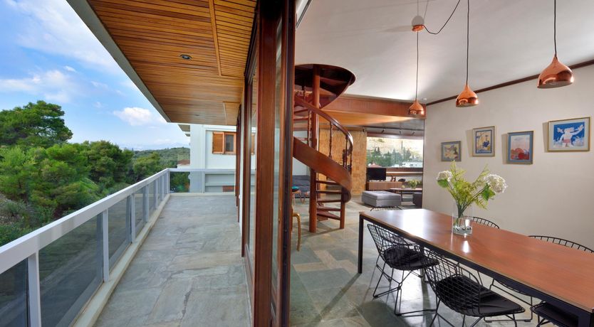 Photo of Under The Eye of The Parthenon