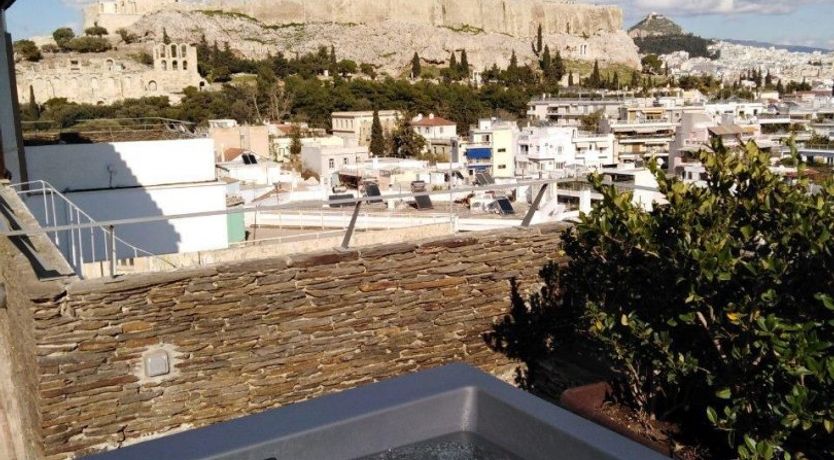 Photo of Under The Eye of The Parthenon