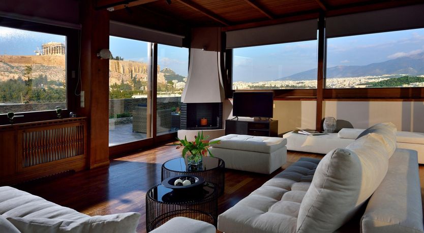 Photo of Under The Eye of The Parthenon