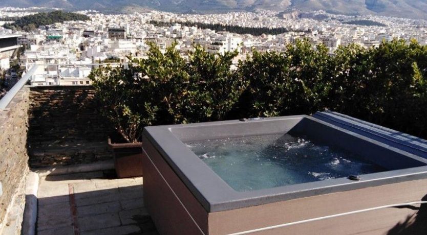 Photo of Under The Eye of The Parthenon