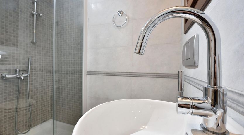 Photo of Under The Eye of The Parthenon