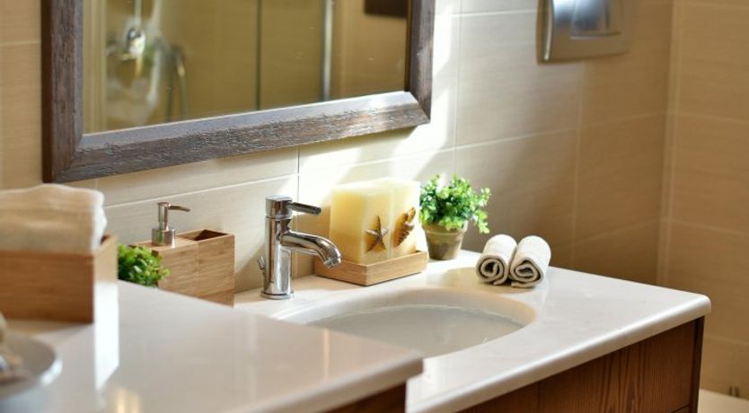 Photo of Under The Eye of The Parthenon