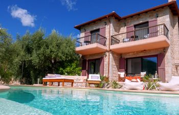 Crown of Seaweed Villa