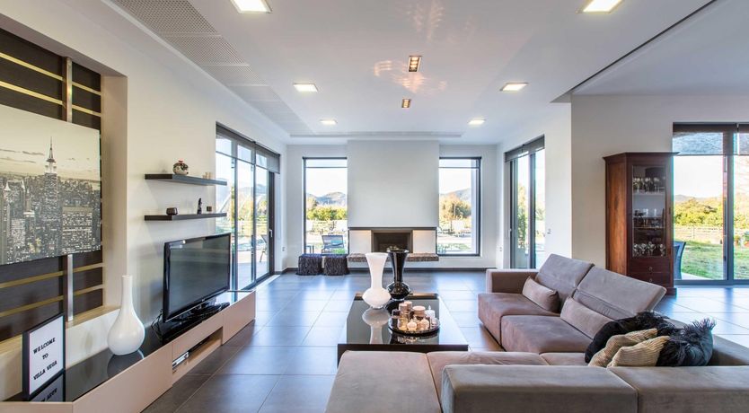 Photo of Eloquent Orator