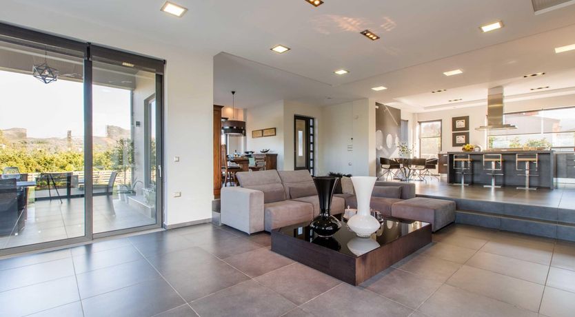 Photo of Eloquent Orator