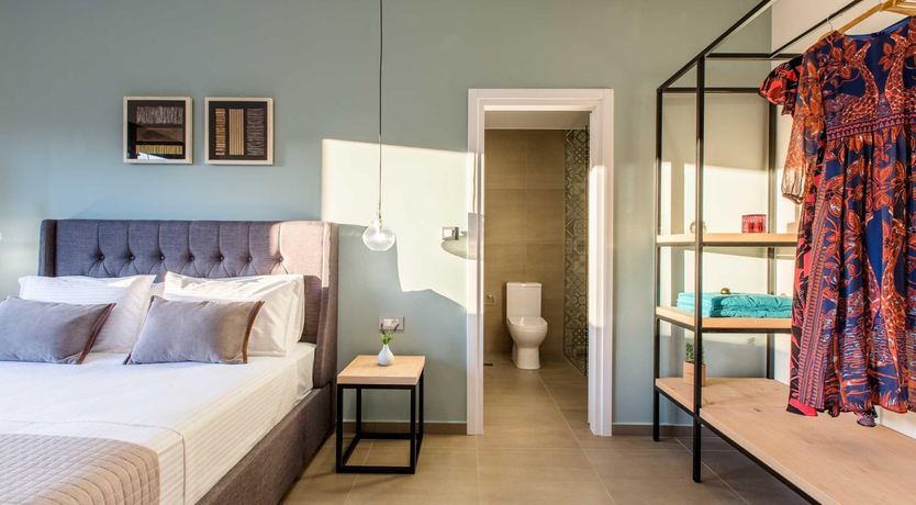 Photo of Eloquent Orator