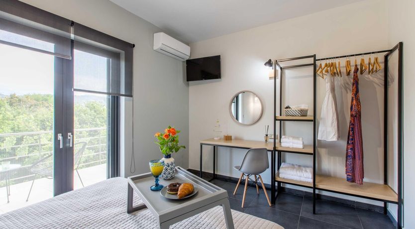 Photo of Eloquent Orator