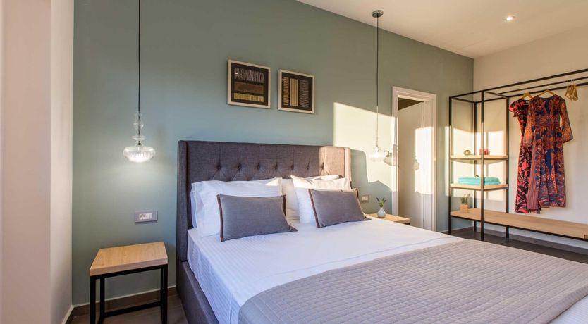 Photo of Eloquent Orator