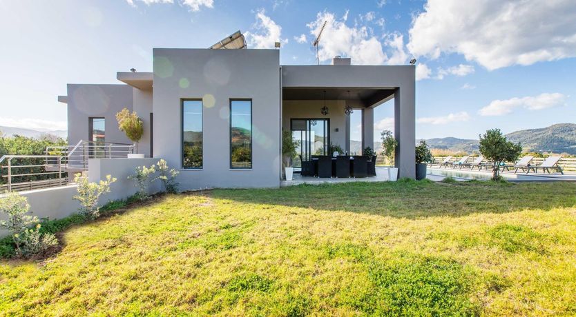 Photo of Eloquent Orator