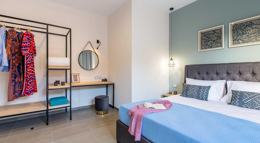 Photo of Eloquent Orator