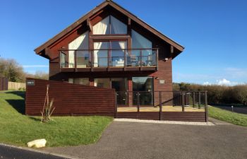 Redwood Lodge, Retallack Holiday Cottage