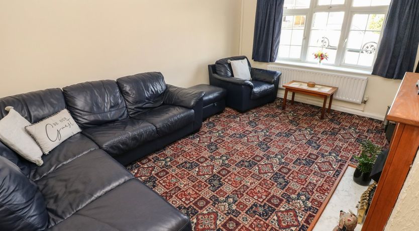 Photo of 13 Lyndhurst Avenue