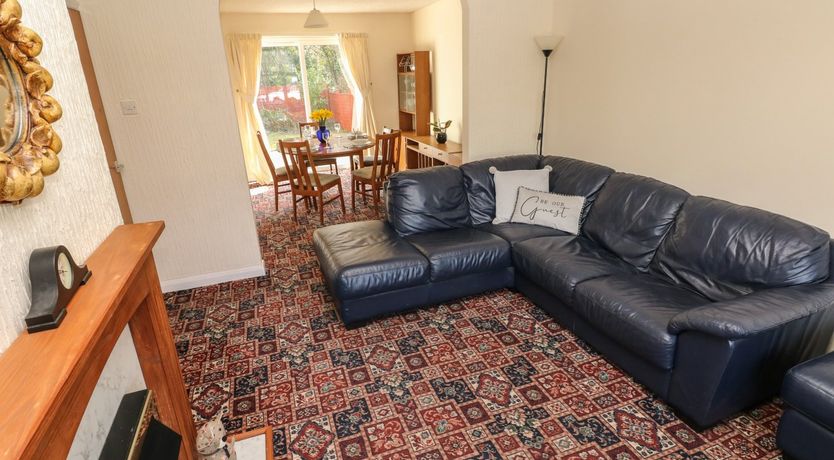 Photo of 13 Lyndhurst Avenue