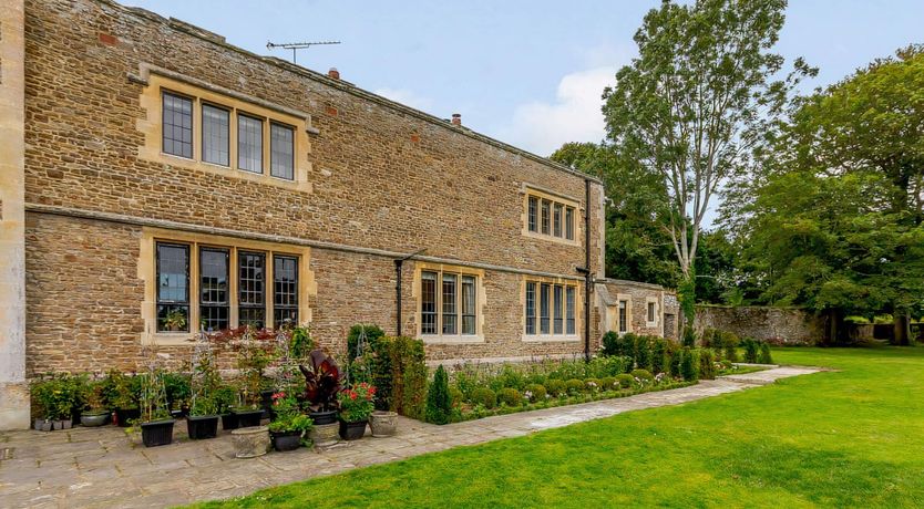 Photo of The Two Friars