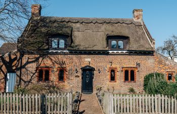 The Warmth of Spring Holiday Cottage