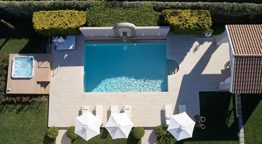 Photo of Jasmine & Glory