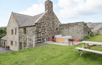 Yr Hen Dy Holiday Cottage