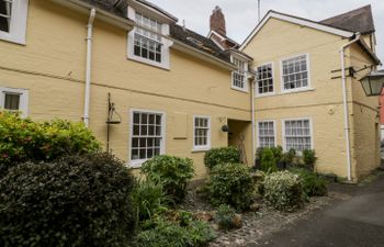 138D Old Star & Garter Mews Holiday Cottage