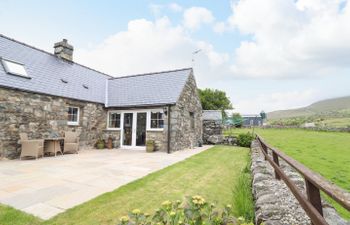 Caerffynon Bach Holiday Cottage