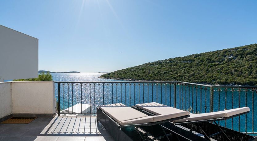 Photo of Blue All Around