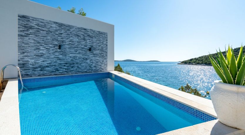 Photo of Blue All Around