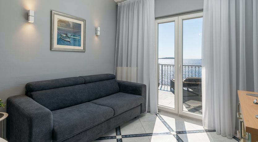 Photo of Blue All Around