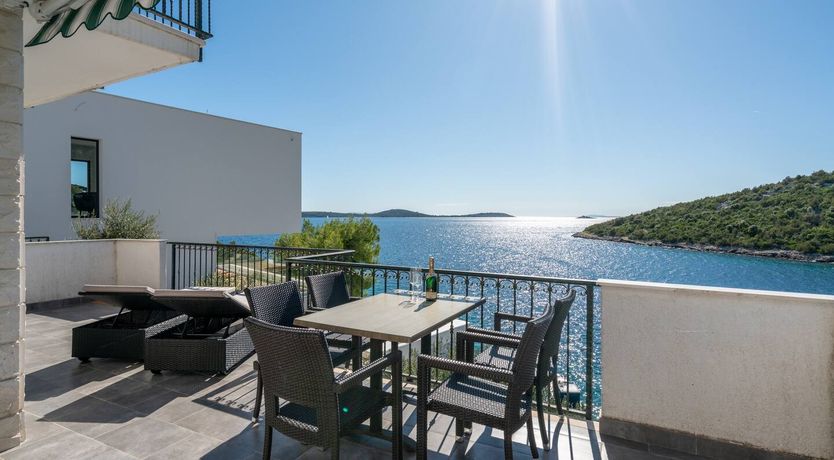 Photo of Blue All Around