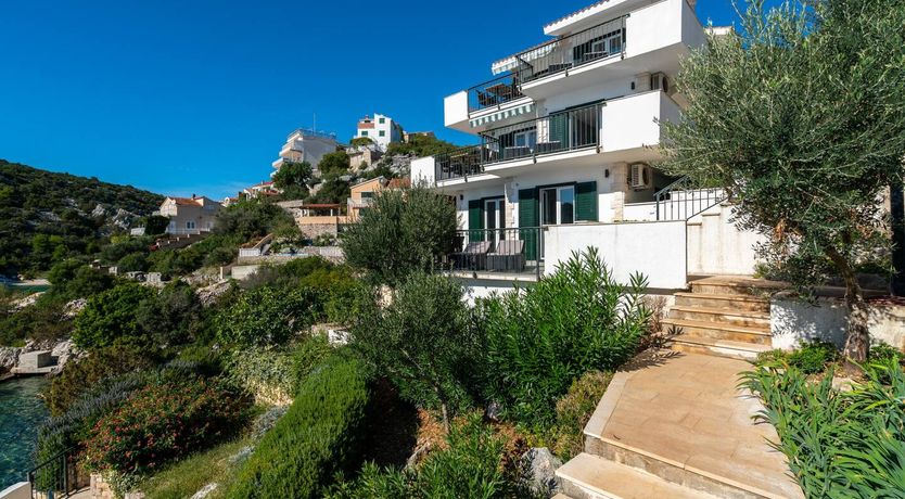 Photo of Blue All Around