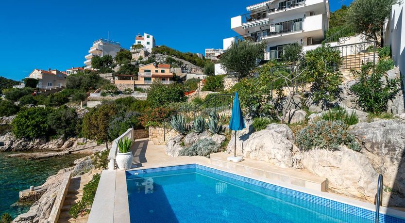 Photo of Blue All Around