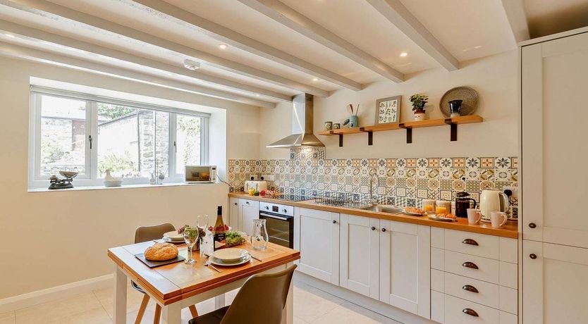 Photo of 1 Bed in Llanfairtalhaiarn