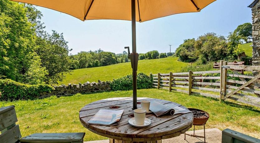 Photo of 1 Bed in Llanfairtalhaiarn