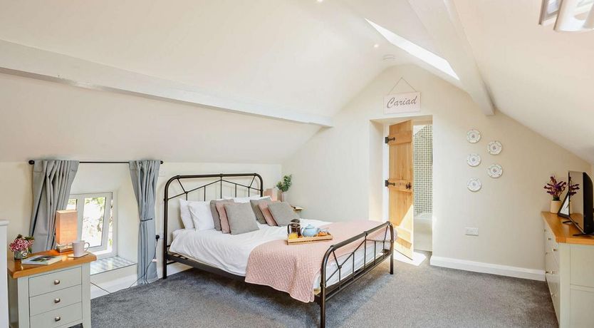 Photo of 1 Bed in Llanfairtalhaiarn