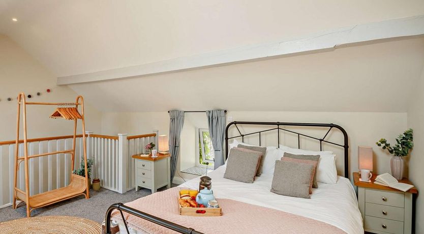 Photo of 1 Bed in Llanfairtalhaiarn