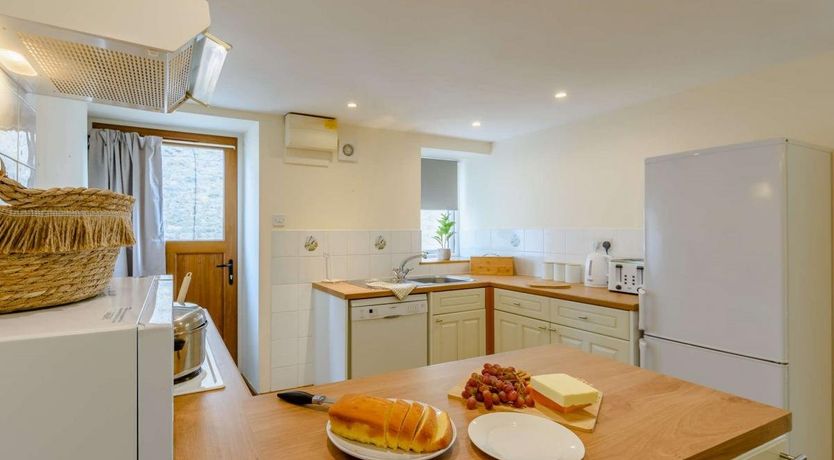 Photo of 3 Bed in Newton-on-Rawcliffe