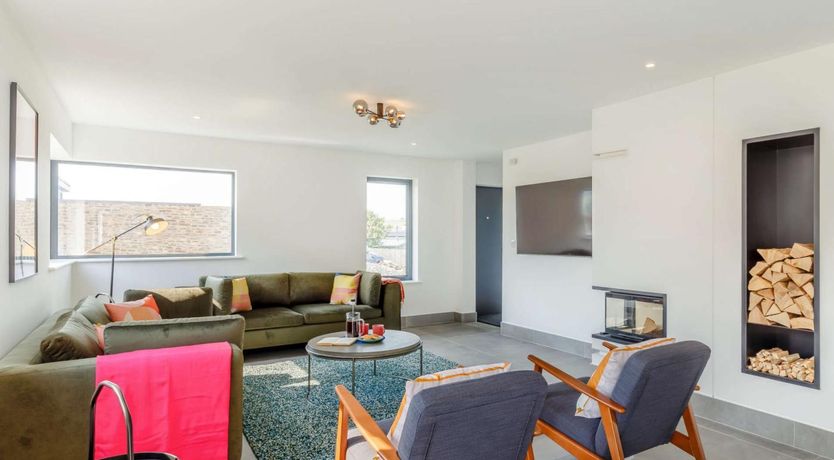 Photo of 4 Bed in Bude