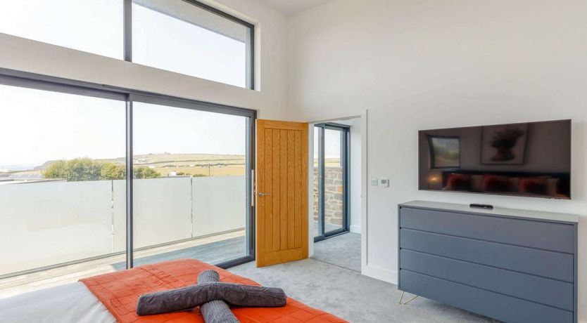 Photo of 4 Bed in Widemouth Bay