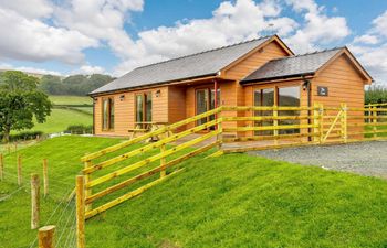 Log Cabin in Mid Wales Holiday Cottage